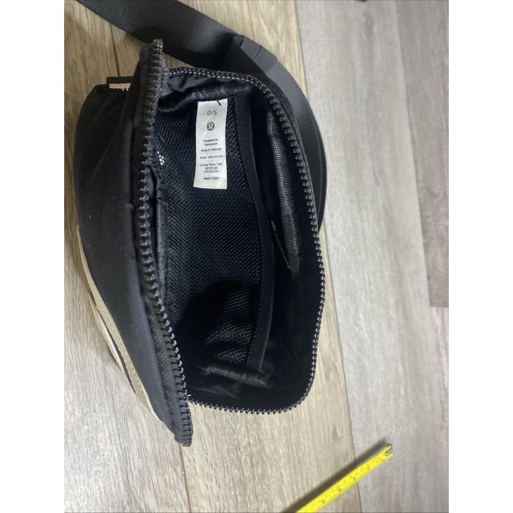 NWT Lululemon Everywhere Belt Bag Black W/White Large Logo Silver Hardware - Picture 8 of 10